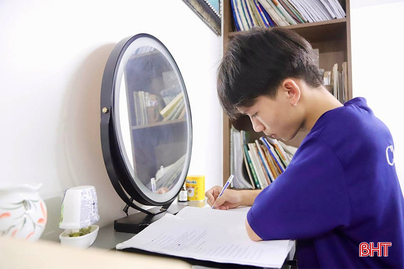 Phụ huynh và các em học sinh tuyệt đối không nên tin vào bất kỳ lời mời chào "chạy điểm, mua đề" nào trên mạng xã hội. bqbht_br_img-5174-copy.jpg