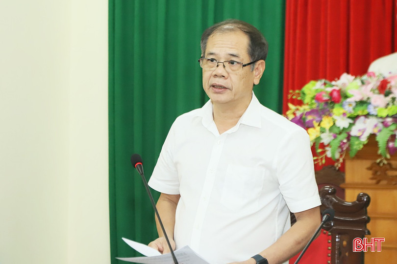 Phó Trưởng ban Nội chính Tỉnh ủy Nguyễn Tuấn báo cáo tại phiên tiếp công dân. bqbht_br_11.jpg