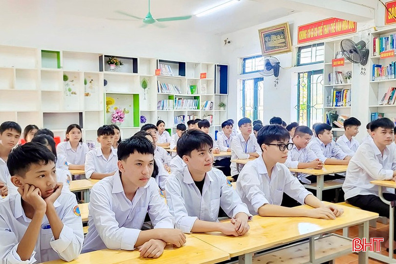 Học sinh Trường THPT Cẩm Xuyên nghiêm túc trong mỗi tiết học. bqbht_br_img-4519-2-copy.jpg