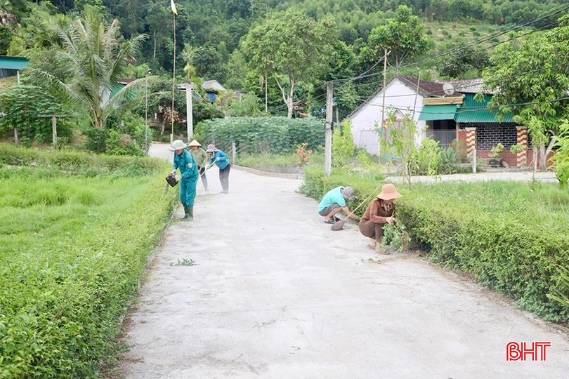 Người dân Vũ Quang luôn ý thức làm đẹp đường, đẹp vườn mỗi ngày. bqbht_br_img-8590-copy.jpg
