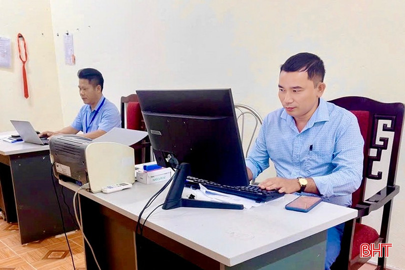 Cán bộ phụ trách giáo dục tại xã Mai Hoa nỗ lực vượt khó, chủ động đề xuất nhiều giải pháp để nâng cao chất lượng giáo dục chung. bqbht_br_img-3403-copy.jpg