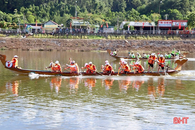 Tham gia giải lần này có 20 đội, trong đó có 10 đội nam và 10 đội nữ đến từ 10 xã, thị trấn trên địa bàn, với hơn 350 vận động viên tham gia.