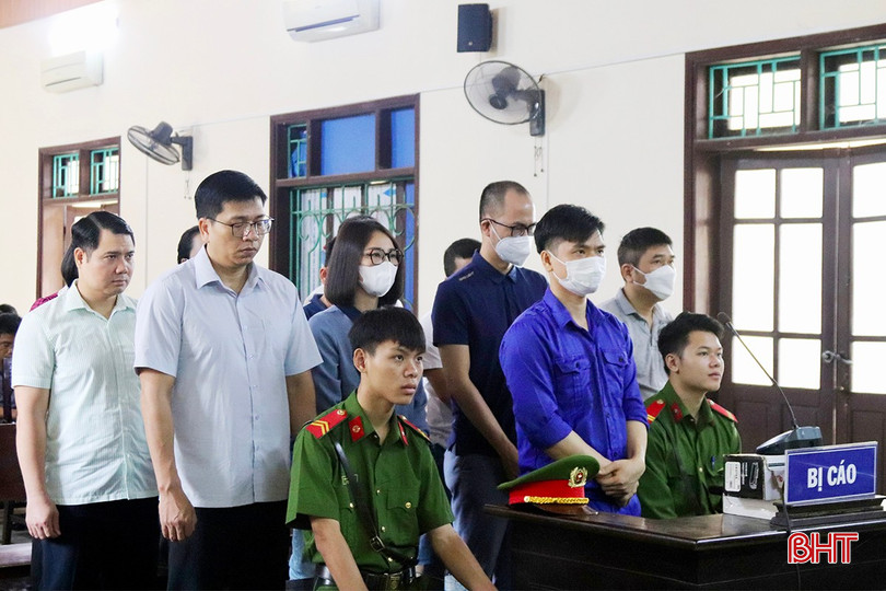 Các bị cáo tại phiên xử sơ thẩm. IMG_9420 copy.jpg