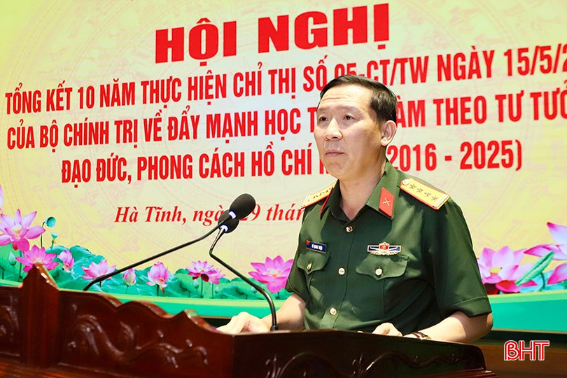 Đại tá Võ Quang Thiện - Phó Bí thư Đảng ủy, Chính ủy Bộ CHQS tỉnh nhấn mạnh một số nhiệm vụ tại hội nghị. bqbht_br_img-5046-copy.jpg