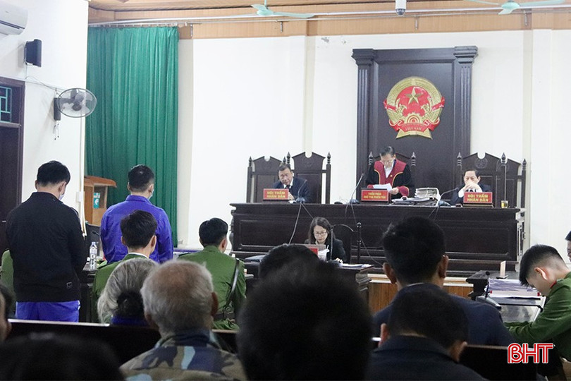 HĐXX tuyên án 2 bị cáo. HĐXX tuyên án 2 bị cáo.