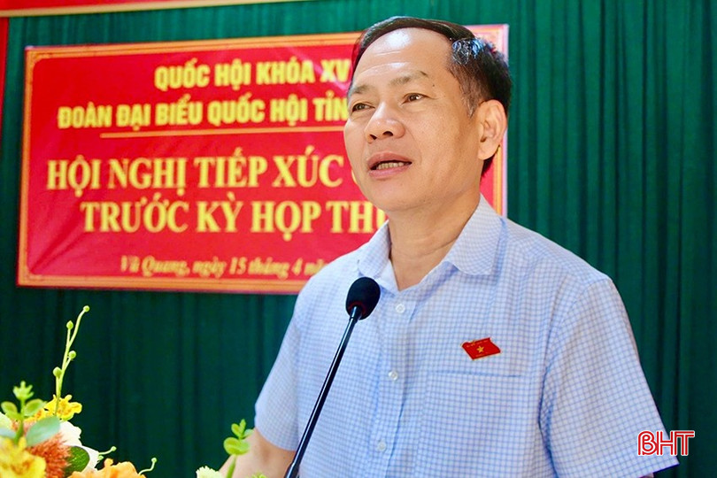 Phó Trưởng đoàn chuyên trách Đoàn ĐBQH tỉnh Trần Đình Gia tiếp thu, giải trình và thông tin một số nội dung, vấn đề cử tri địa phương quan tâm. bqbht_br_img-8704-copy.jpg