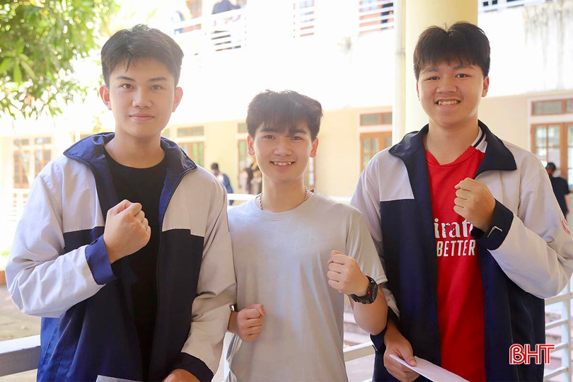 Thí sinh thể hiện sự quyết tâm trước kỳ thi. bqbht_br_img-5958-copy.jpg