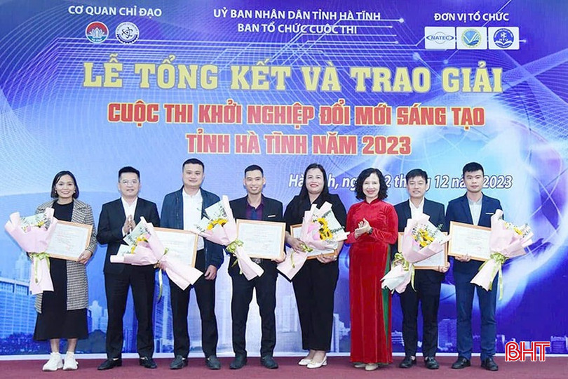 Năm 2023, sản phẩm cao đinh lăng của anh Nguyễn Xuân Tiền đạt giải tiềm năng của cuộc thi khởi nghiệp đổi mới sáng tạo tỉnh Hà Tĩnh. bqbht_br_z6173530382927-aaa85e8f522c85d5d0655ba3320537fe.jpg