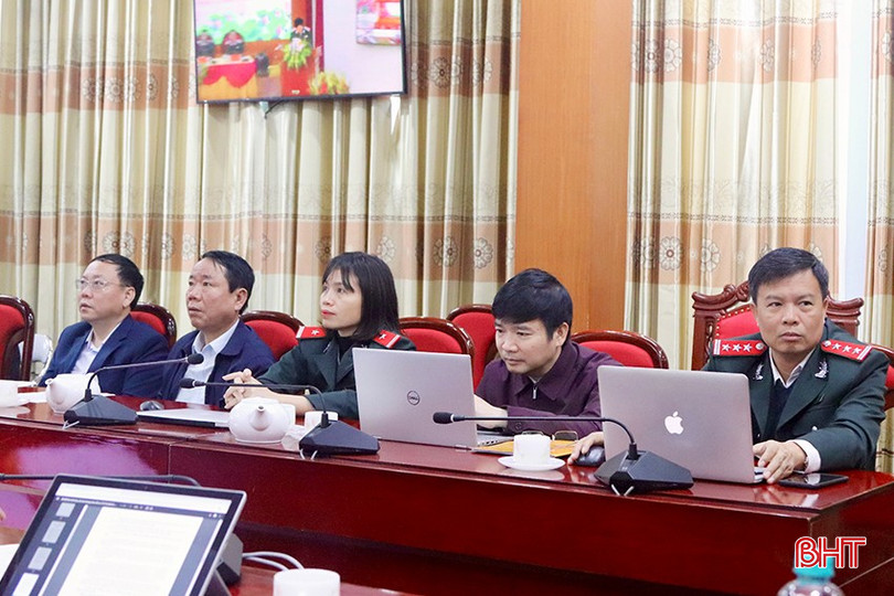 Đại biểu tại điểm cầu Hà Tĩnh theo dõi hội nghị. bqbht_br_img-3720-copy.jpg
