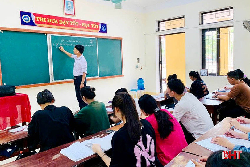 Học sinh Trường THPT Cù Huy Cận (Vũ Quang) tăng tốc ôn thi. bqbht_br_img-9383-copy.jpg