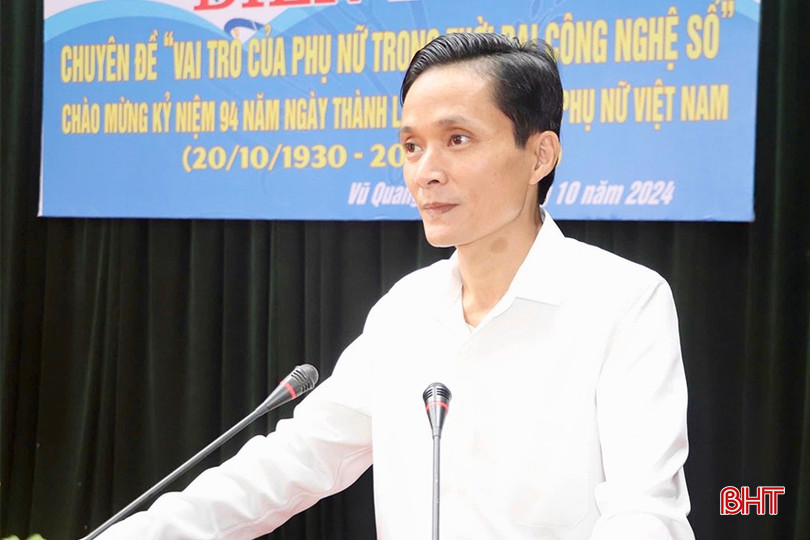 Ông Hoàng Văn Thanh - Trưởng phòng Thông tin - Tổng hợp Ban Tuyên giáo Tỉnh ủy truyền đạt chuyên đề tại diễn đàn. img-3008-copy-9239.jpg