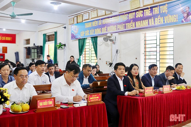 Đại biểu tham dự buổi tiếp xúc cử tri. bqbht_br_img-3548-copy-9750.jpg