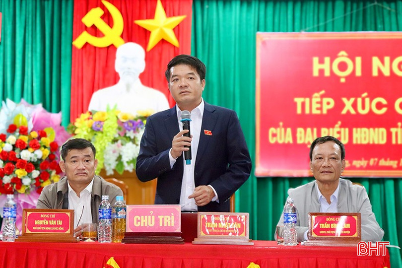 Chủ tịch Ủy ban MTTQ tỉnh Trần Nhật Tân tiếp thu, giải trình các vấn đề cử tri quan tâm. bqbht_br_img-3538-copy.jpg