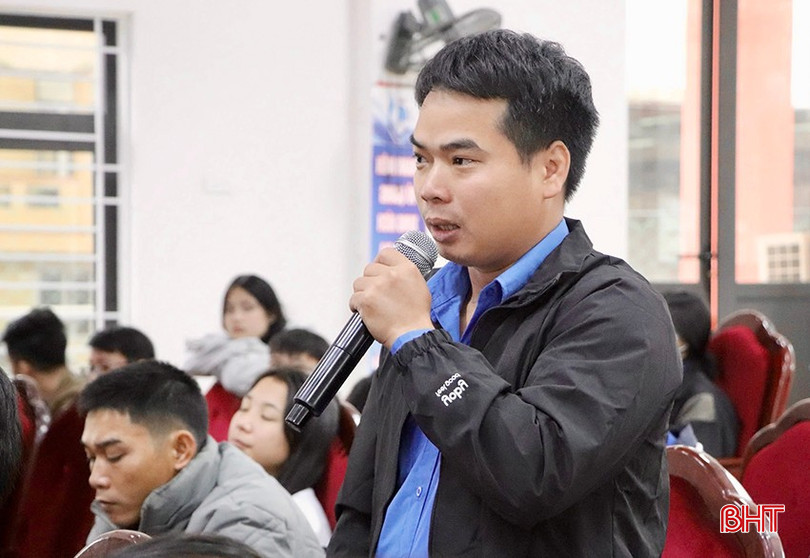 Bí thư Đoàn xã Đức Bồng Nguyễn Quốc Hùng kiến nghị nội dung liên quan đến chính sách hỗ trợ thanh niên và người dân phát triển mô hình trồng dứa. bqbht_br_img-3327-2-copy.jpg