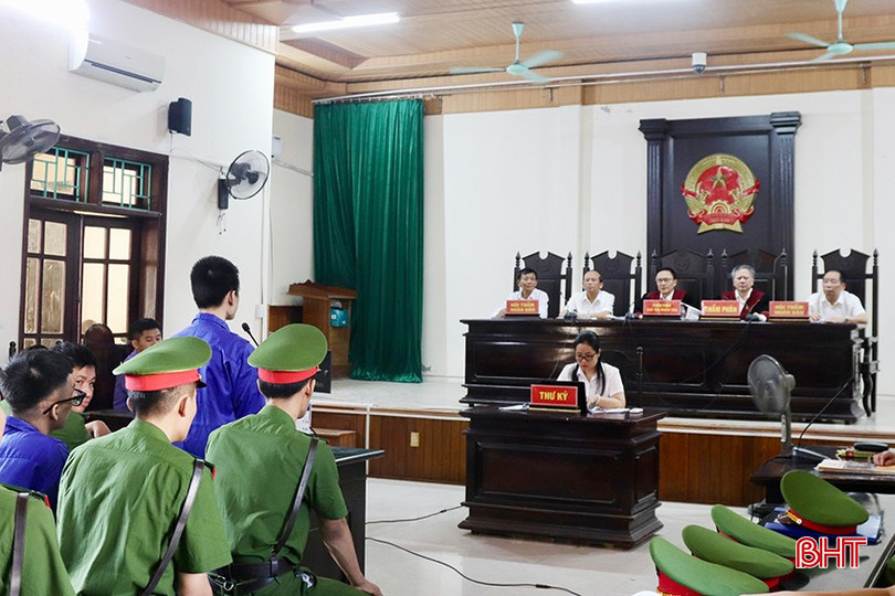 Trần Trọng Gia Bảo nhận mức án tử hình về tội “Giết người”. Trần Trọng Gia Bảo nhận mức án tử hình về tội “Giết người”.