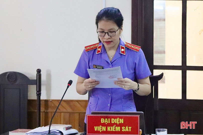 Đại diện Viện Kiểm sát nhân dân tỉnh Hà Tĩnh trình bày bản luận tội. bqbht_br_img-0058-copy.jpg