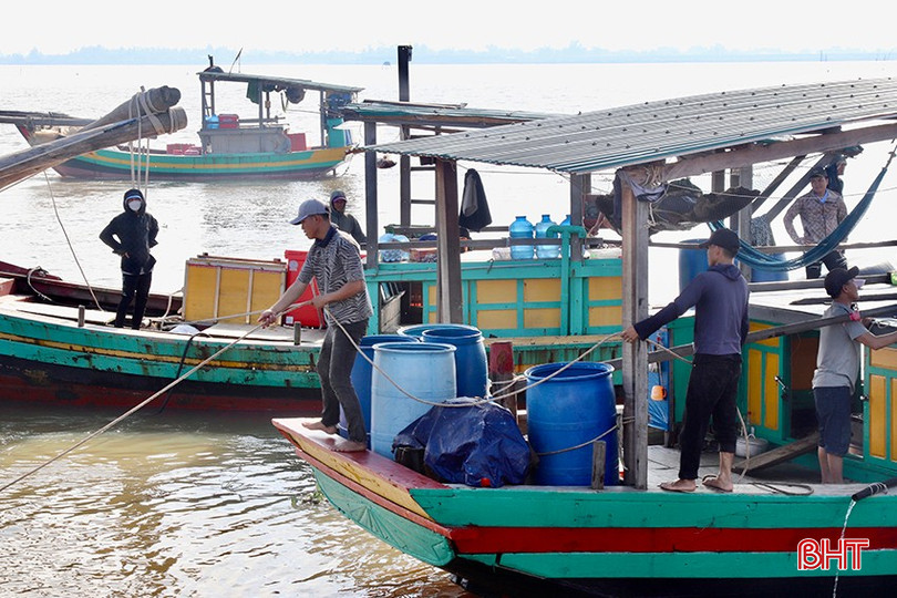 Thời tiết thuận lợi đã tiếp thêm động lực cho bà con các vùng biển ở Cẩm Xuyên. bqbht_br_img-6422-copy.jpg