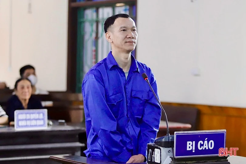 Bị cáo Nguyễn Viết Hải bị TAND tỉnh đưa ra xét xử về tội “Giết người”.