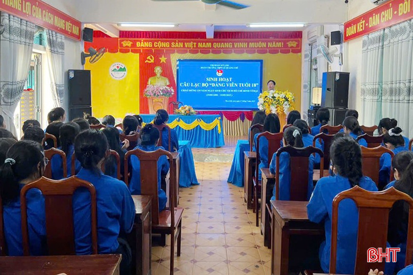 Đoàn Trường THPT Lê Quảng Chí (thị xã Kỳ Anh) tổ chức sinh hoạt câu lạc bộ "Đảng viên tuổi 18". bqbht_br_498020030-1562740121719472-2005740675502033509-n.jpg
