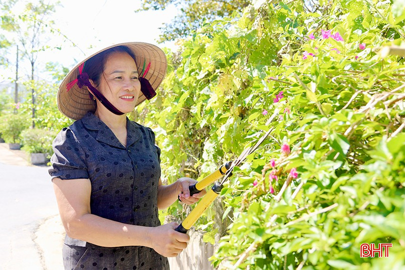 Với vai trò Bí thư Chi bộ, bà Yên luôn gương mẫu trong thực hiện các phong trào, chủ trương. bqbht_br_img-3687-copy.jpg