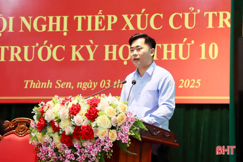 Cử tri Trần Xuân Hoàng - Chủ tịch UBND xã Thạch Lạc kiến nghị một số nội dung liên quan đến chính quyền địa phương hai cấp và một số nội dung cấp thiết khác trên địa bàn. bqbht_br_img-4750-copy.jpg