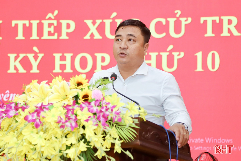 Cử tri Nguyễn Tông Anh - Phó trưởng ban Kinh tế - Ngân sách, HĐND xã Thiên Cầm đề nghị: các cấp cần quan tâm nâng cấp, xây dựng tuyến kè biển đã xuống cấp nghiêm trọng trên địa bàn xã. bqbht_br_img-4838-copy.jpg