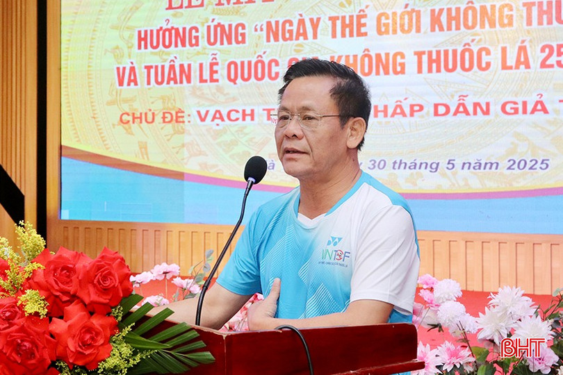 Phó Giám đốc Sở Y tế Đường Công Lự phát biểu khai mạc lễ mít tinh. bqbht_br_img-9976-copy.jpg