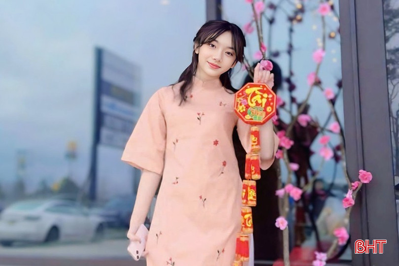 Em Lê Thái Gia Hân (thị trấn Vũ Quang) hiện đang theo học ngành Y dược (Trường Lone Star University Park, Bang Texas, Mỹ). Em Lê Thái Gia Hân (thị trấn Vũ Quang) hiện đang theo học ngành Y dược (Trường Lone Star University Park, Bang Texas, Mỹ).