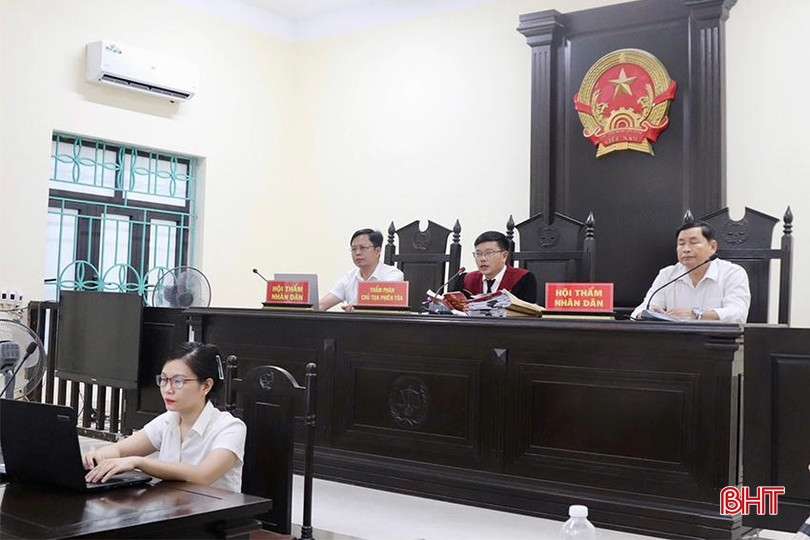 Các bị cáo nhận mức án nghiêm minh từ phía HĐXX. IMG_1285 copy.jpg
