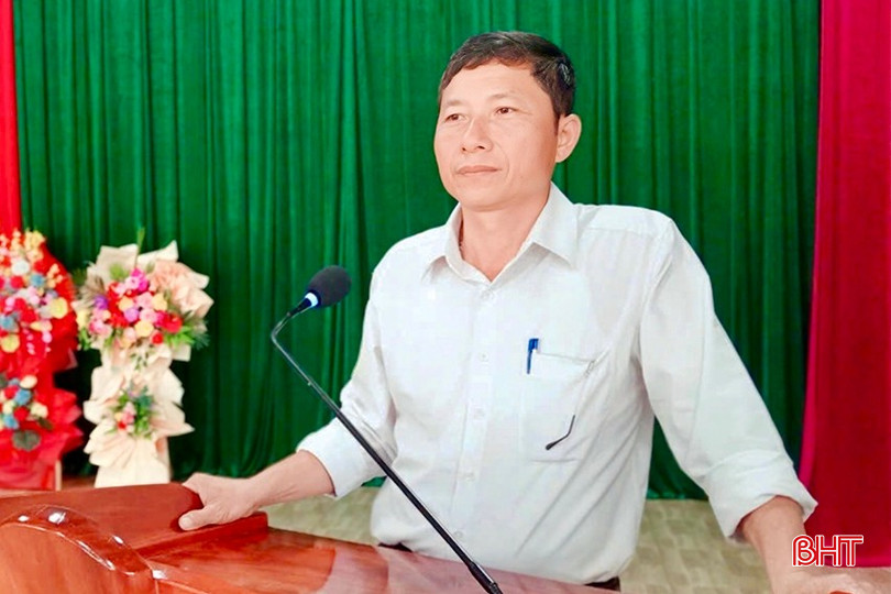Bí thư Chi bộ thôn Ngân Kiều (xã Thọ Điền) Nguyễn Xuân Hoàn triển khai nhiệm vụ trong một buổi sinh hoạt chi bộ. bqbht_br_img-3374-copy.jpg