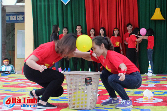 truong thpt phan dinh phung thi rung chuong vang