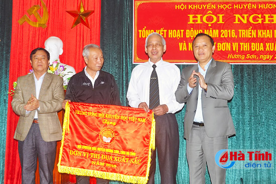 hoi khuyen hoc huong son nhan co thi dua xuat sac cua t w hoi