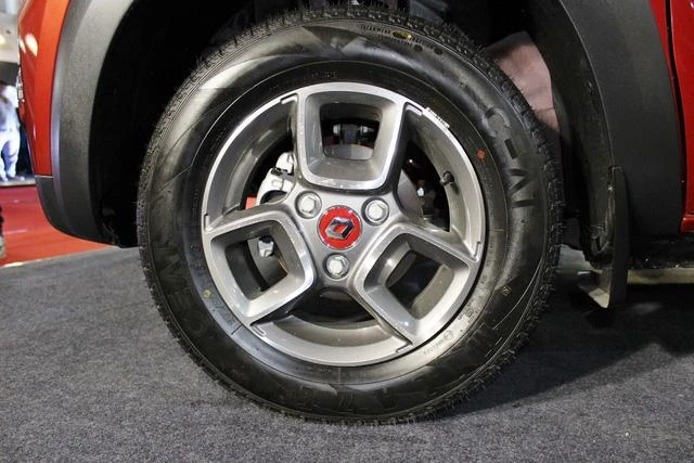 xe 90 trieu dong khien nguoi viet sot xinh xich ban sieu chay o an do