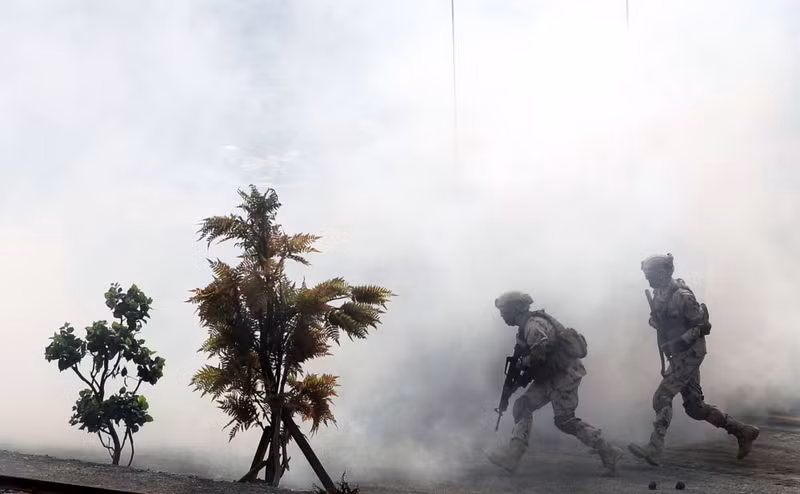 loat anh an tuong tu trien lam vu khi lon nhat trung dong idex 2017