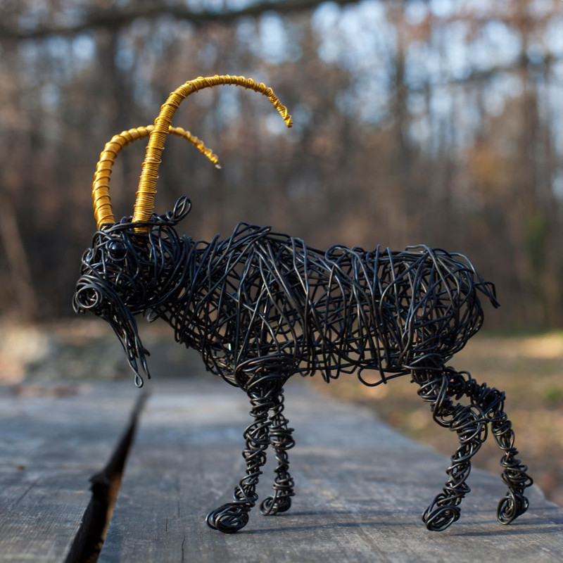 doc dao nhung tac pham nghe thuat duoc lam tu day thep