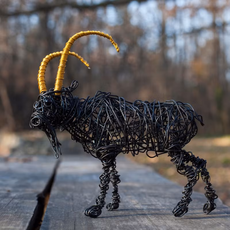 doc dao nhung tac pham nghe thuat duoc lam tu day thep