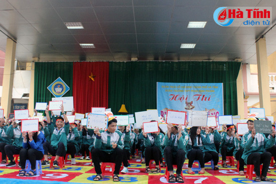 truong thpt phan dinh phung thi rung chuong vang