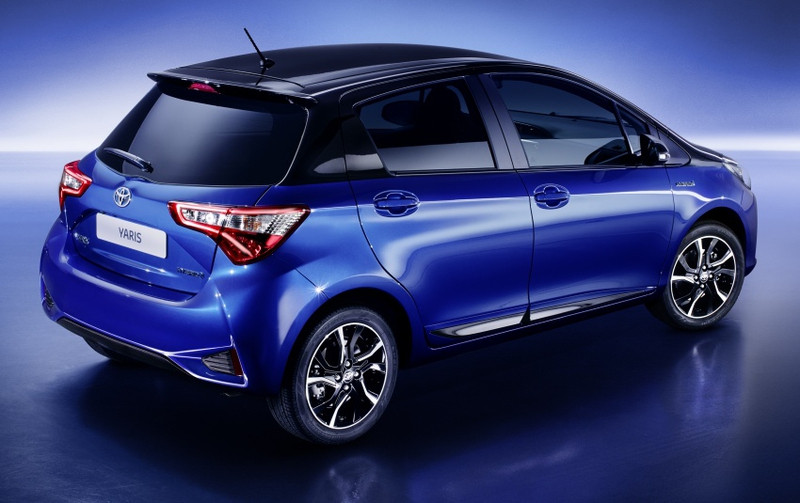 ngam toyota yaris ban dua tuyet dep