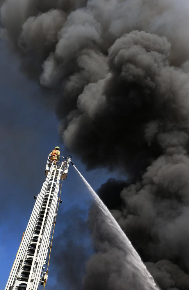 chay lon tai nha may tai che o sydney