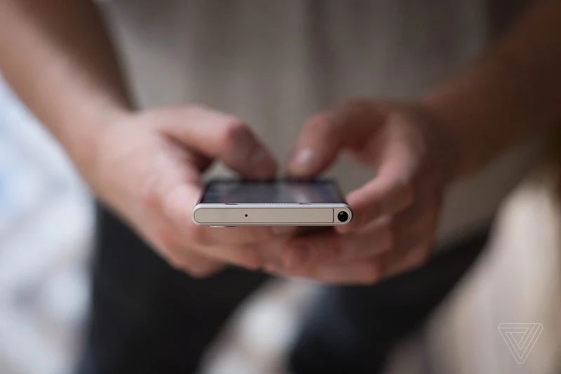 anh thuc te blackberry keyone