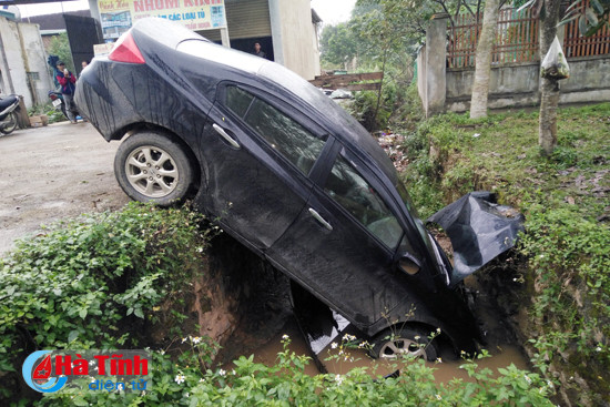mat lai honda civic gam dau xuong ho sau