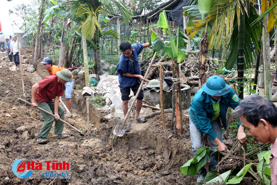 hang tram can bo nguoi dan thach ha ra quan xay dung nong thon moi