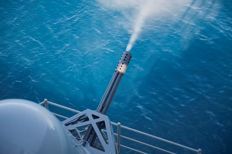 uy luc vuot troi cua san bay noi vua den bien dong