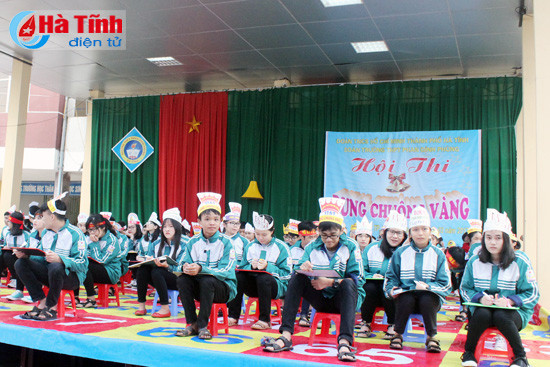 truong thpt phan dinh phung thi rung chuong vang