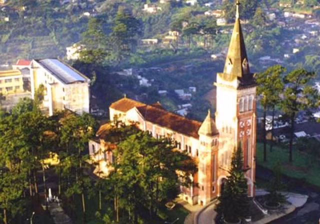 chiem nguong ve dep nhung nha tho noi tieng nhat viet nam