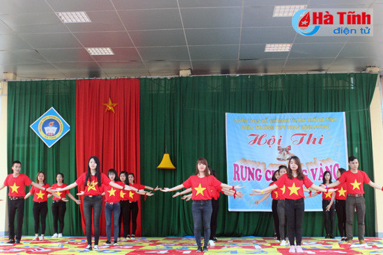 truong thpt phan dinh phung thi rung chuong vang