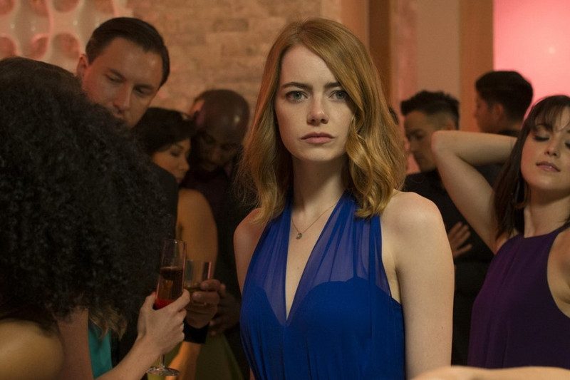 Ở hạng mục Nữ diễn viên chính xuất sắc, Emma Stone hiện là ứng cử viên số một nhờ vai Mia trong La La Land. Năm nay, cô 28 tuổi và đây hiện là độ tuổi có nhiều gương mặt giành chiến thắng nhất ở hạng mục này. Trước đó, Norma Shearer trong The Divorcee (1930), Luise Rainer trong The Good Earth (1937), Joanne Woodward trong The Three Faces of Eve (1957) và Charlize Theron trong Monster (2003) từng được Viện hàn lâm trao tượng khi đúng 28 tuổi. Ảnh: Summit. nhung ky luc cho bi xo do tai oscar 2017