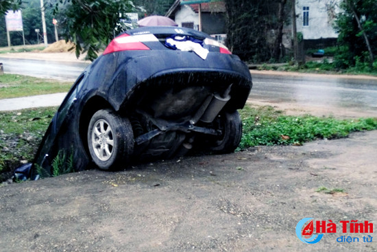 mat lai honda civic gam dau xuong ho sau