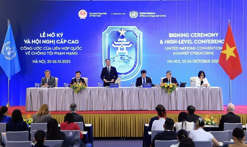 Quang cảnh buổi họp báo quốc tế thông báo kết quả Lễ mở ký Công ước Hà Nội. (Ảnh: Tuấn Anh/TTXVN) vna-potal-hop-bao-quoc-te-thong-bao-ket-qua-le-mo-ky-cong-uoc-ha-noi-8365047.jpg