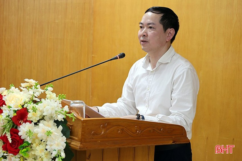 Đồng chí Dương Tiến Dũng - Phó Vụ trưởng Vụ Ngân sách Nhà nước (Bộ Tài chính) phát biểu tại điểm cầu Hà Tĩnh. bqbht_br_uy-ban-2.jpg